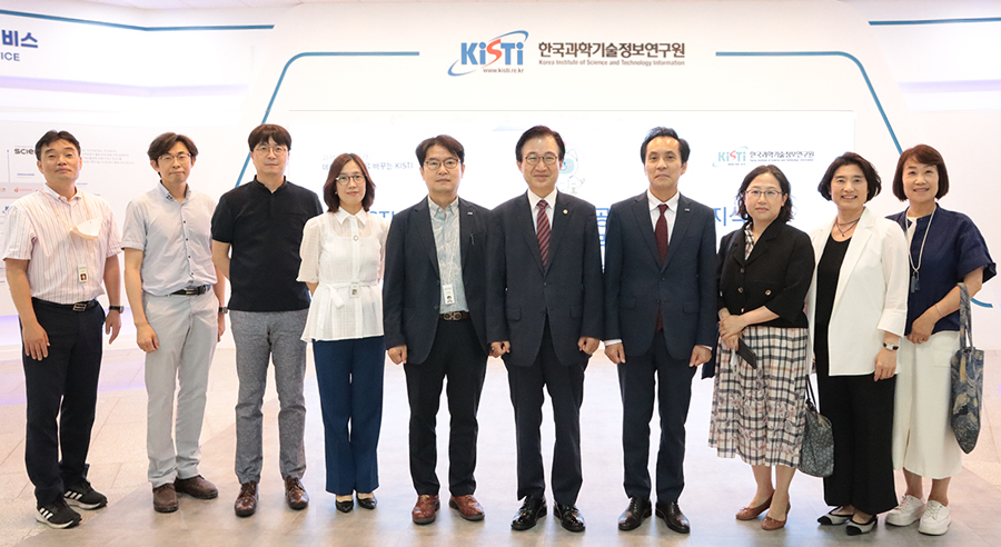 [국회도서관 – KISTI 업무협약] 국회도서관, 한국과학기술정보연구원과 지식정보 플랫폼 조성 위해 힘모은다 사진1
