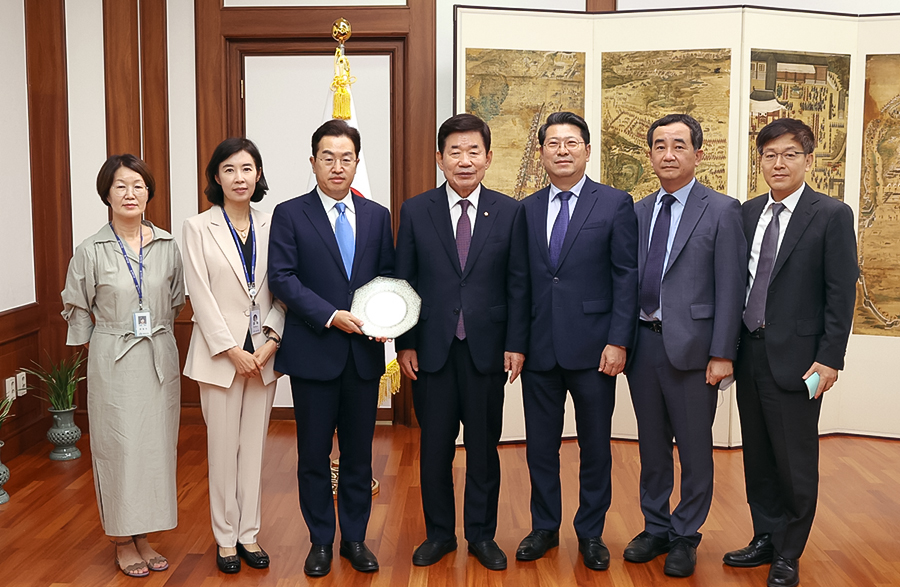 [국회기록보존소 – 기록물 관리‧보존] 1세대 인권 변호사 故 강신옥 전 국회의원 기록물 일체 국회도서관 기증 사진2